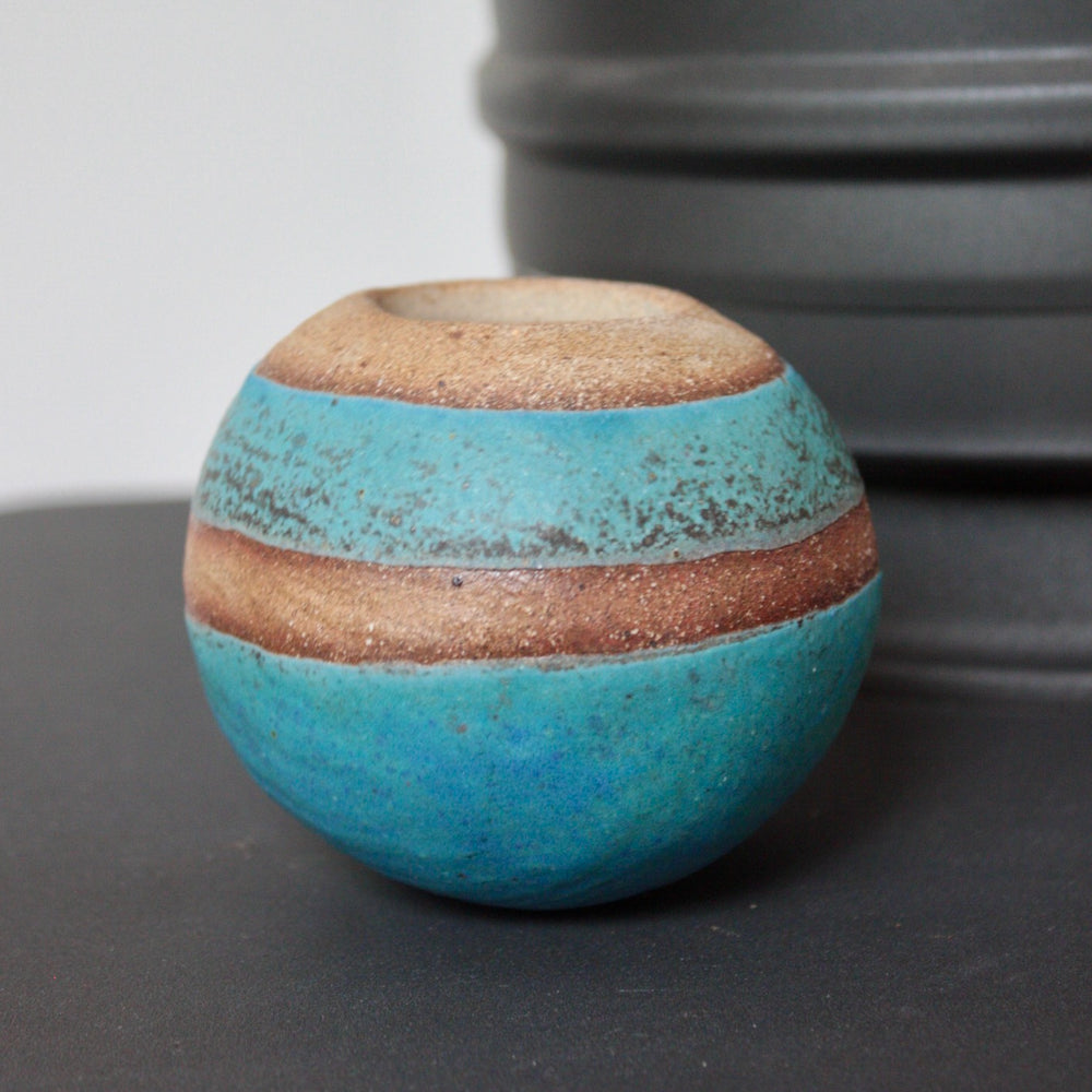 
                  
                    modernist style studio pottery pot
                  
                