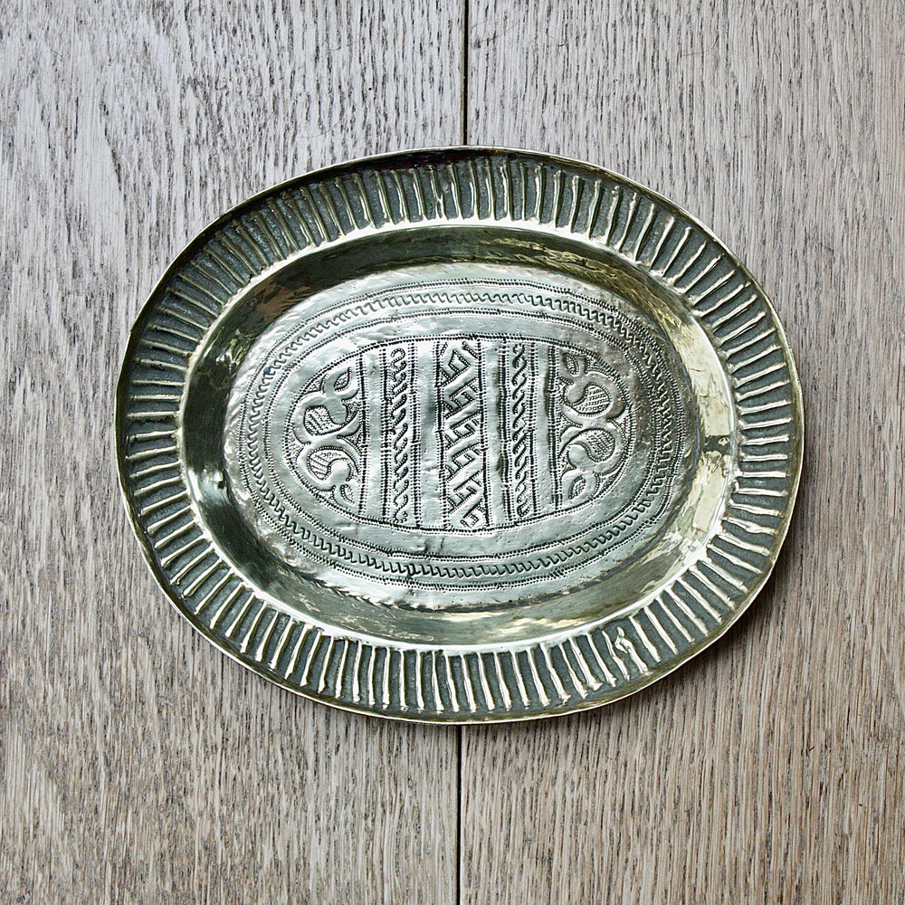 
                  
                    a bida brass work dish no.1
                  
                