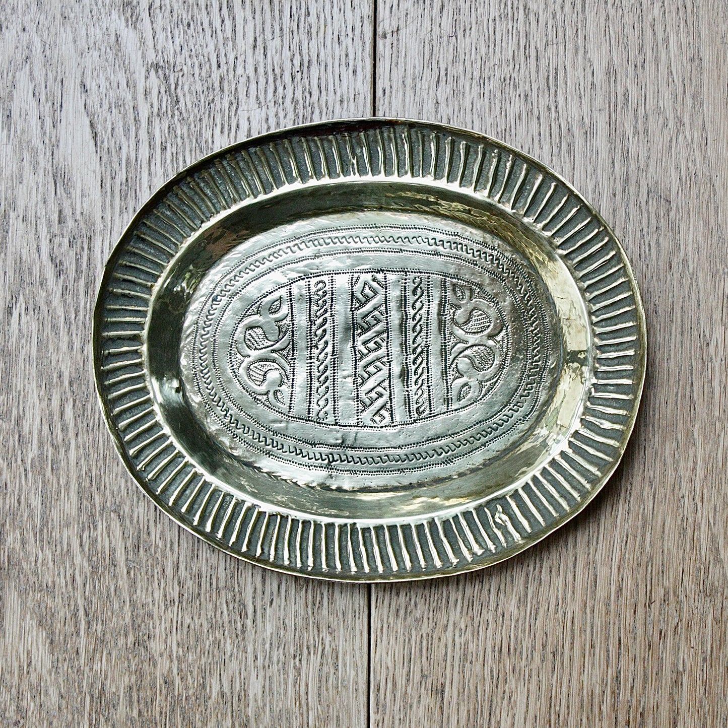 
                  
                    a bida brass work dish no.1
                  
                