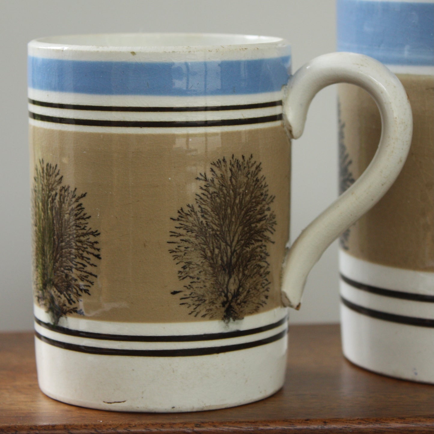 
                  
                    z ... sold ... edwardian mochaware pint and half-pint measure tankards
                  
                