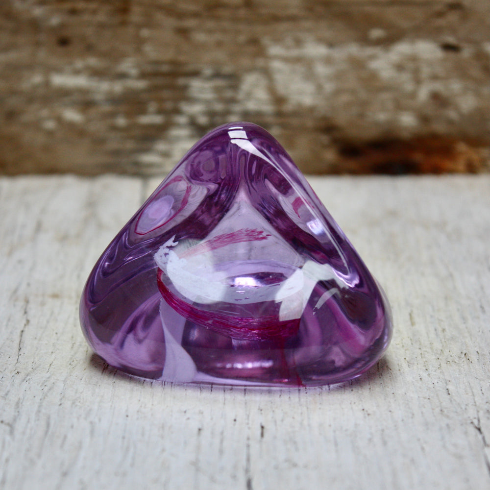 glass pebble paper weight no.1