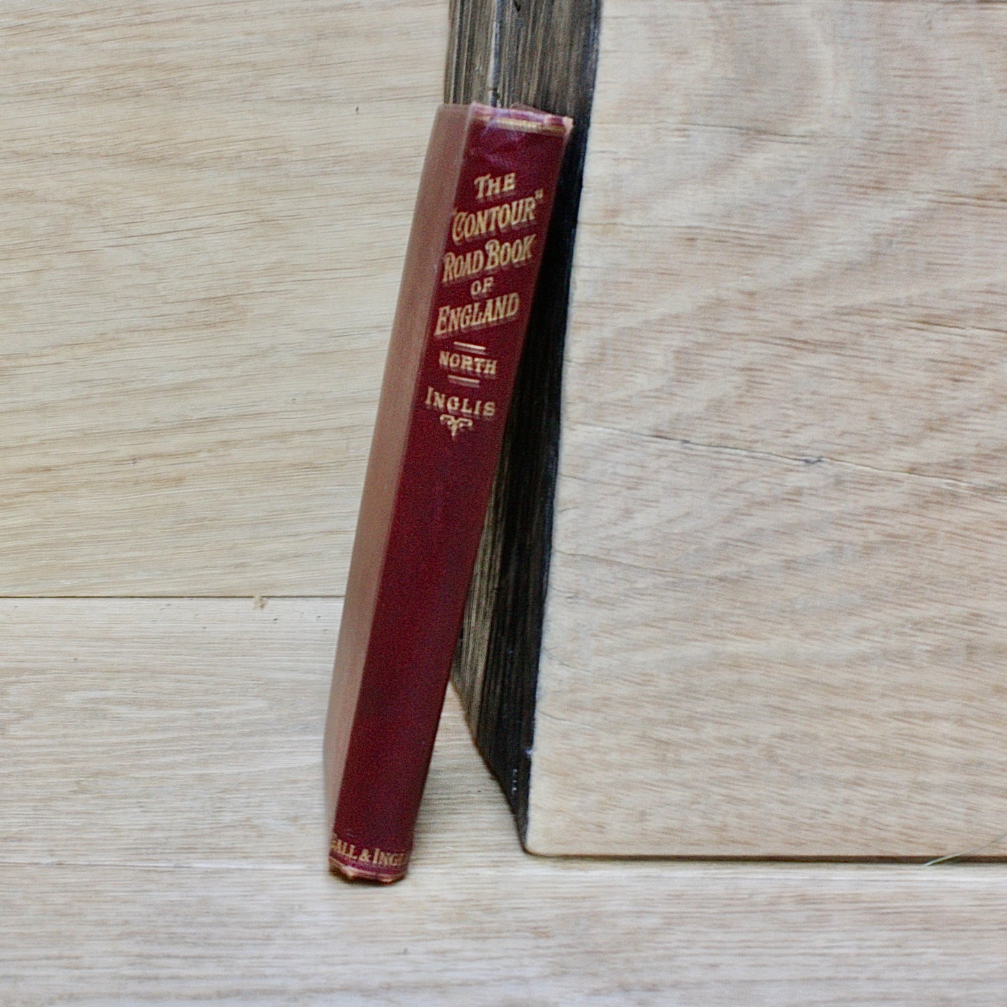 
                  
                    the "contour" road book of England, northern division. 1899
                  
                