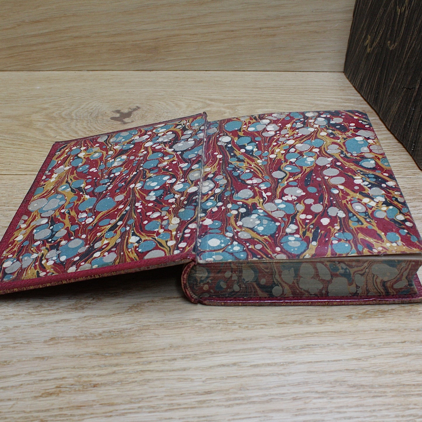 
                  
                    minstrelsy of the Scottish border by sir Walter Scott, bart.
                  
                