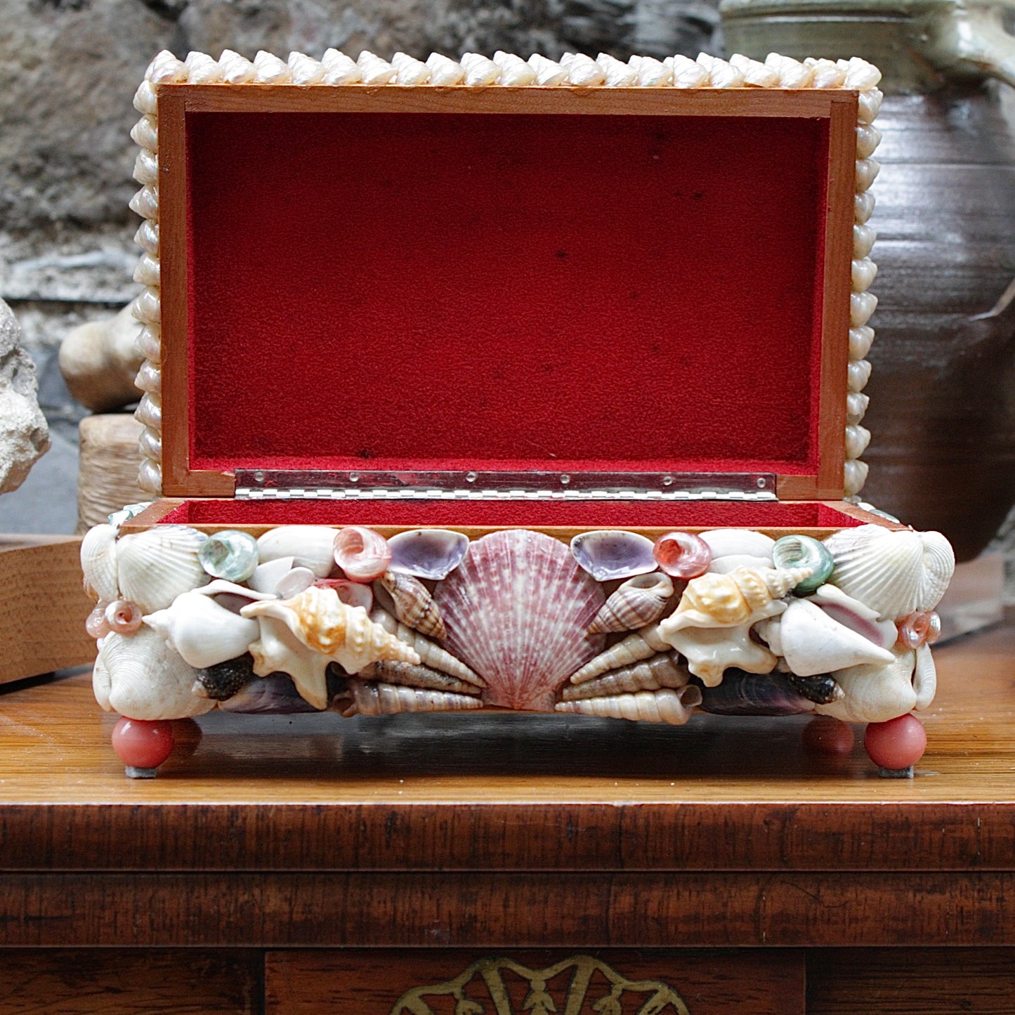 
                  
                    a sweetheart shell box.
                  
                