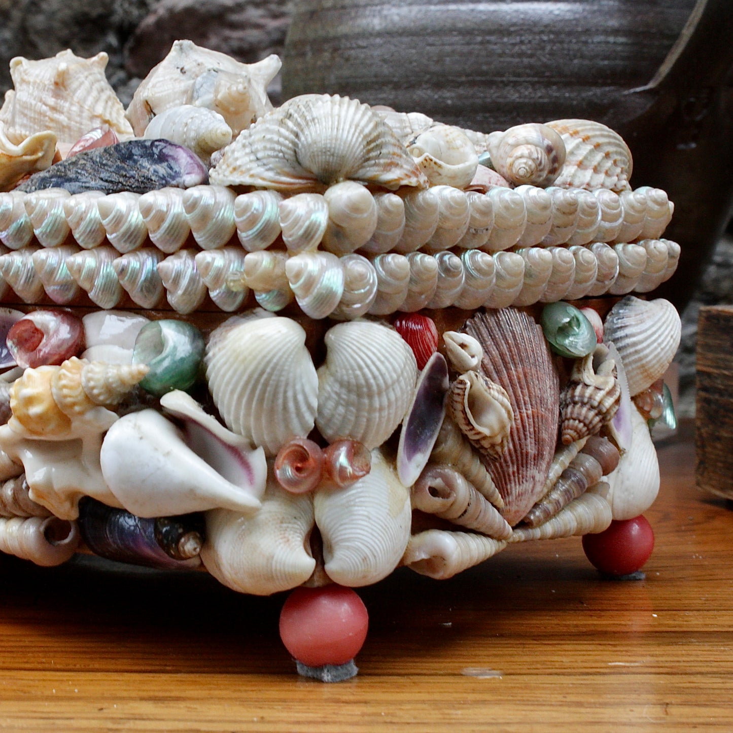 
                  
                    a sweetheart shell box.
                  
                