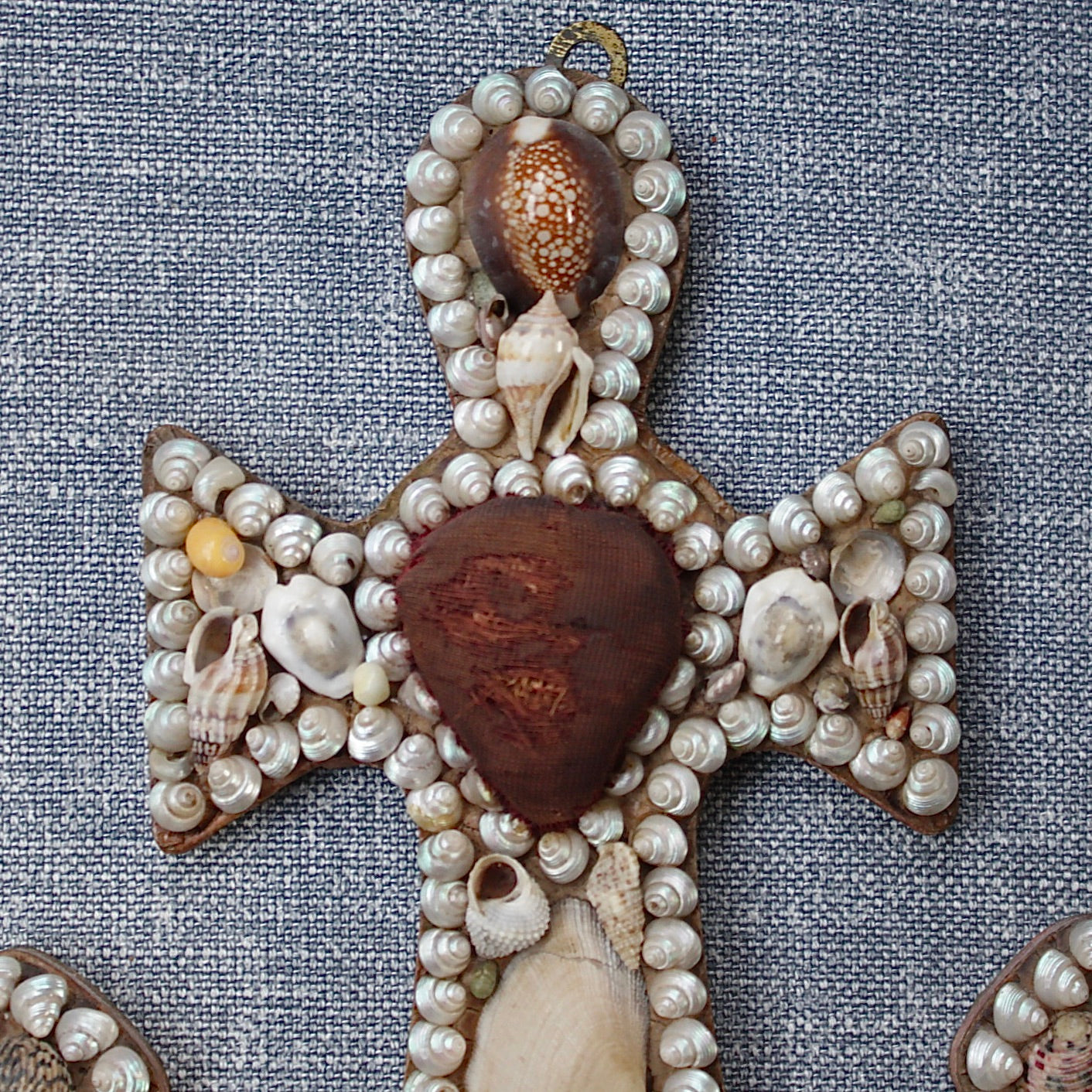 
                  
                    a sailors valentine, lovetoken in the form of an anchor, no.4.
                  
                