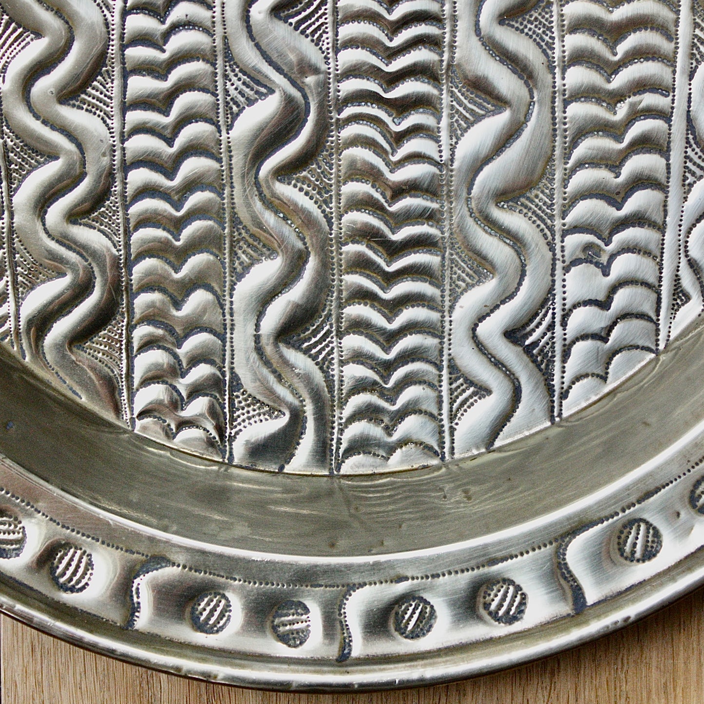 
                  
                    a large efic charger with a geometric design.
                  
                