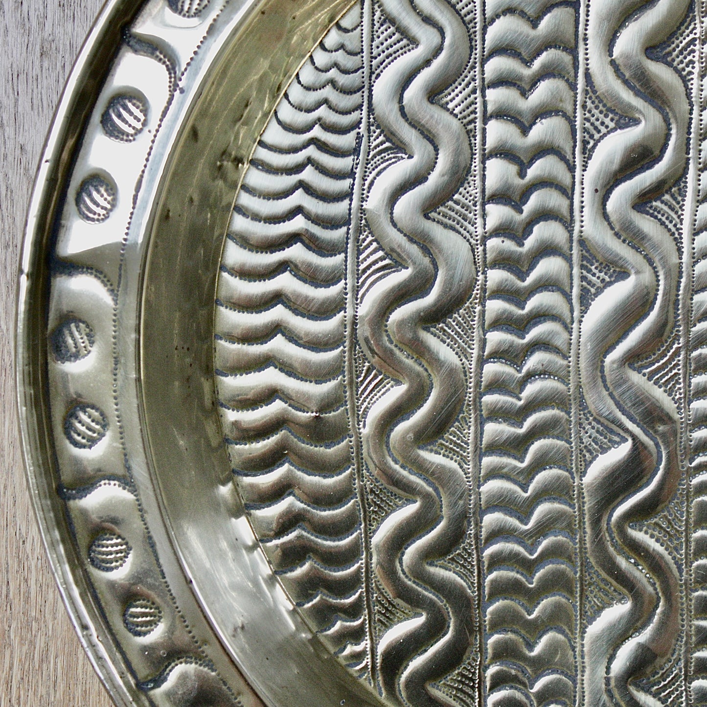 
                  
                    a large efic charger with a geometric design.
                  
                