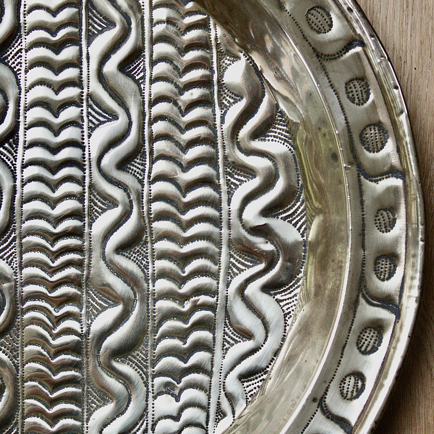 
                  
                    a large efic charger with a geometric design.
                  
                