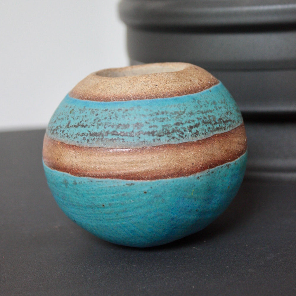 
                  
                    modernist style studio pottery pot
                  
                