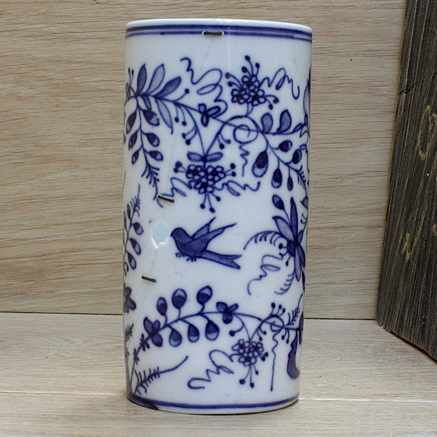 
                  
                    an antique chinese export blue and white porcelain brush pot( bitong)
                  
                
