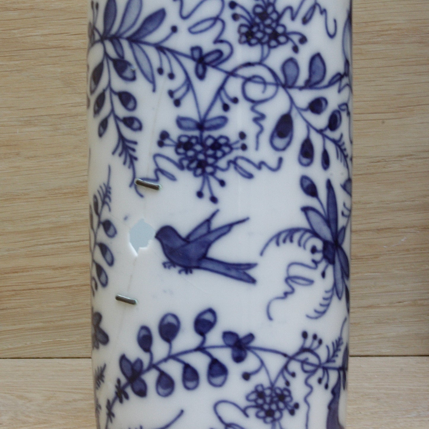 
                  
                    an antique chinese export blue and white porcelain brush pot( bitong)
                  
                